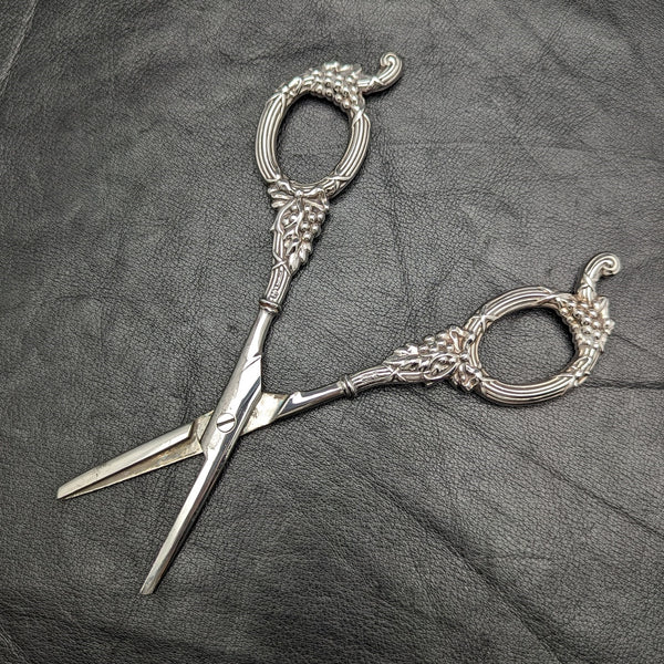1963 British Vintage Sterling Silver Handle Grape Scissors 61g